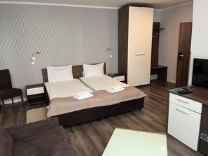 Basic Triple Room
