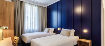 Royal Exhibition Hotel