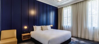Royal Exhibition Hotel