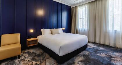 Royal Exhibition Hotel