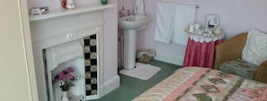 Bathroom sink - Knights Rest (Burnham-on-Sea)
