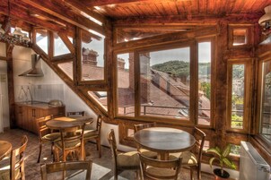 Morgunverðarhlaðborð daglega (10 EUR á mann)