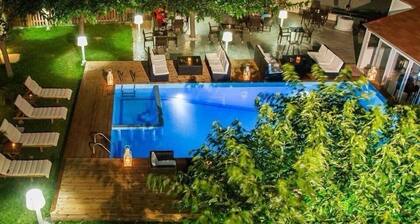 Marika's Aparts & Studios