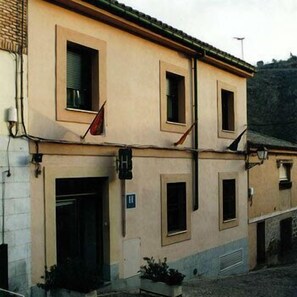 Front of property - Hotel El Diamantista (Toledo)