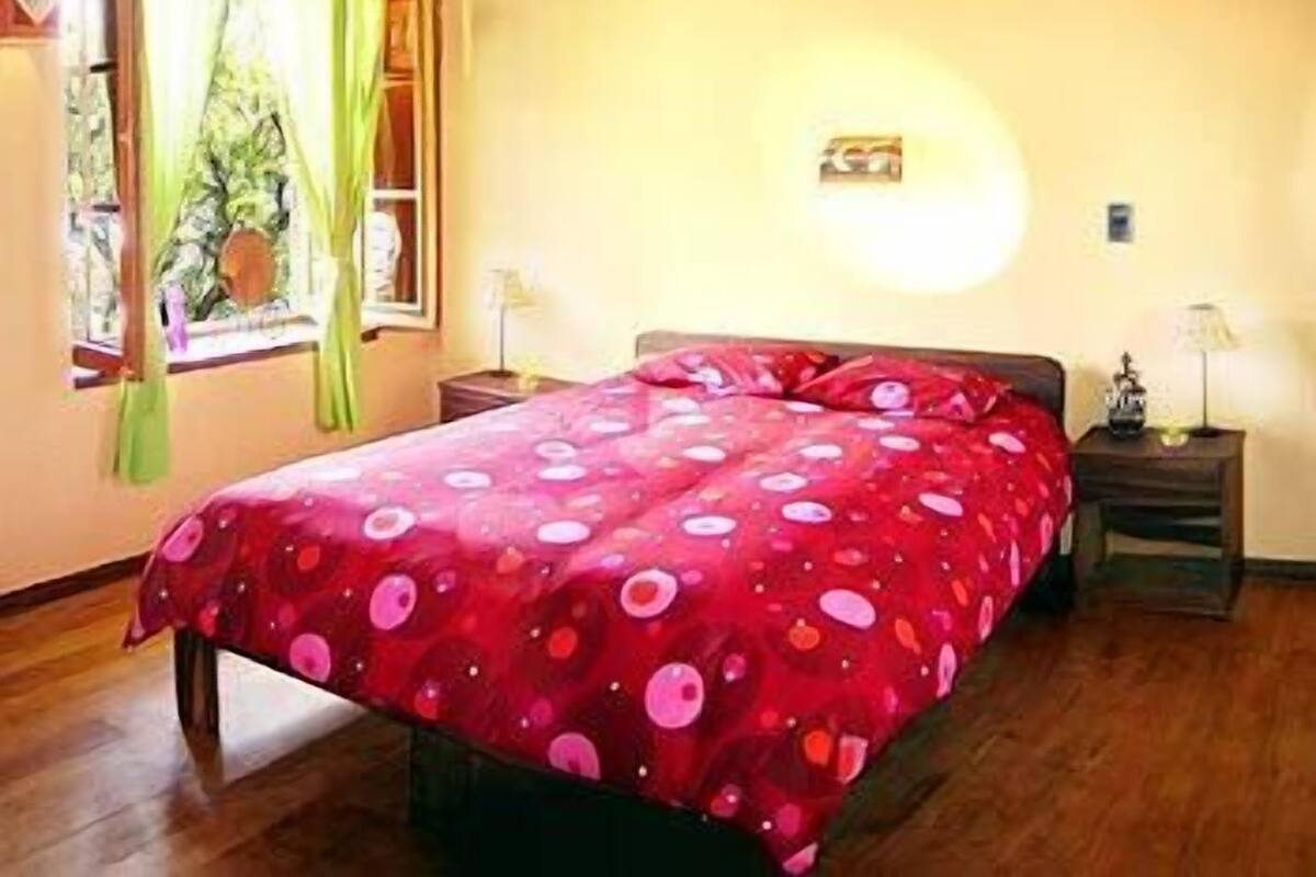 Double Room | Minibar, desk