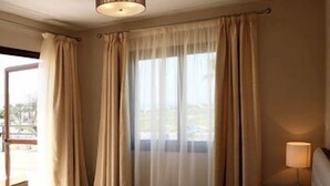 In-room safe, soundproofing, iron/ironing board (on request) - Avillion Holiday Apartments (Chlorakas)