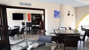 Dining - Avillion Holiday Apartments (Chlorakas)