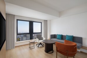 TV, video-game console - Ramada Plaza by Wyndham Pu Dong South Shanghai (Shanghai)