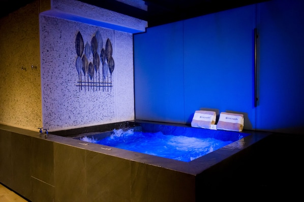 Suite Presidential | Private spa tub