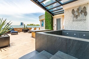 Suite Presidential | Private spa tub