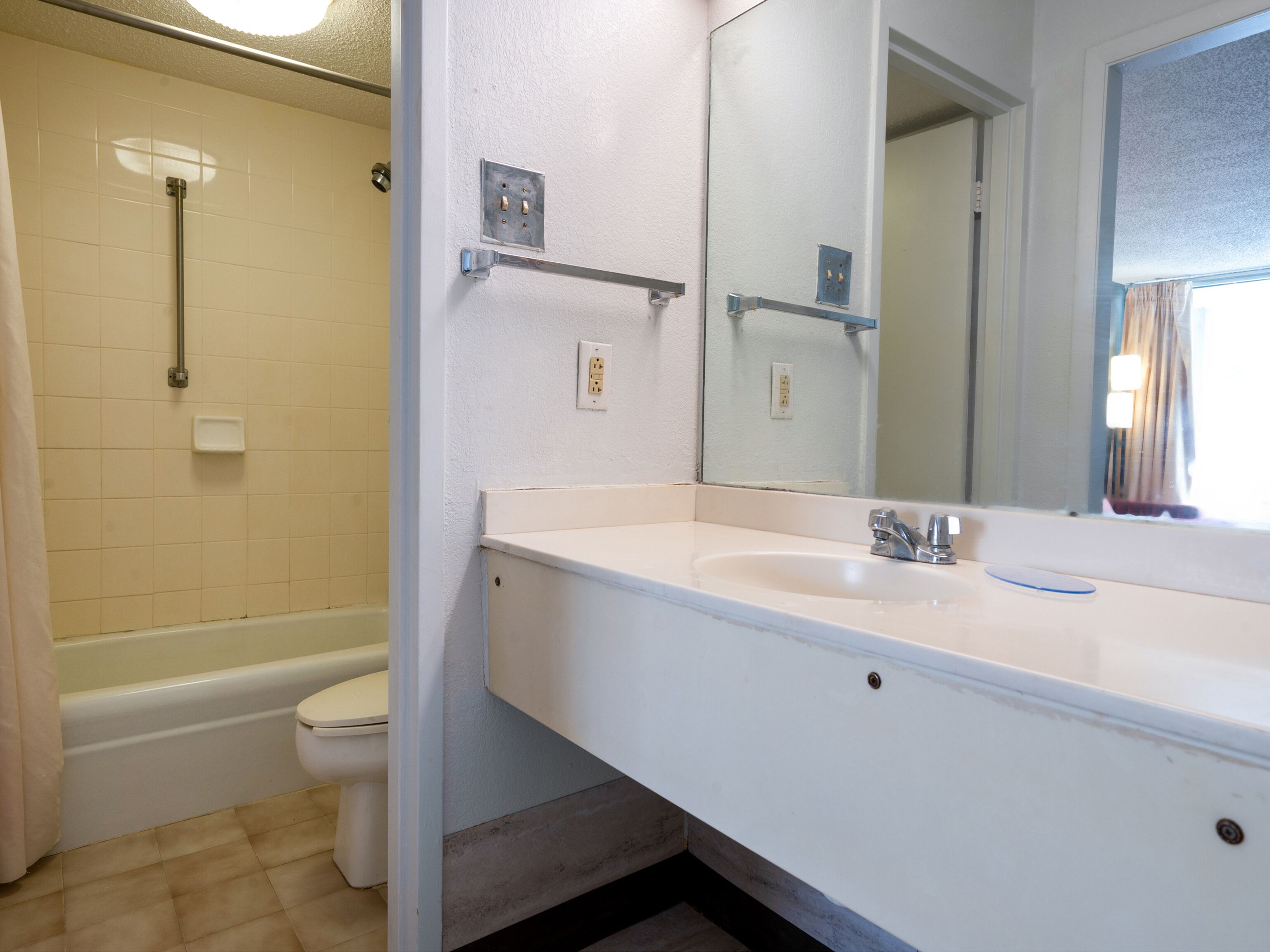 Free toiletries, towels