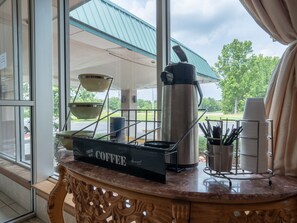Coffee service - 121 Motel Henderson (Henderson)
