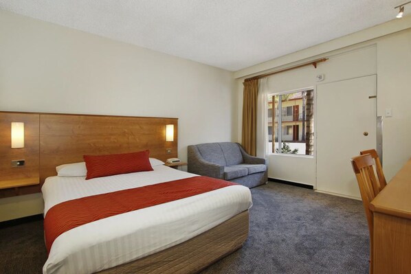 Deluxe Room, 1 Queen Bed, Non Smoking