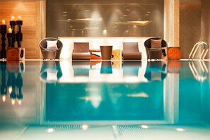 Indoor pool - Le Meridien Chongqing, Nan'an (Chongqing)