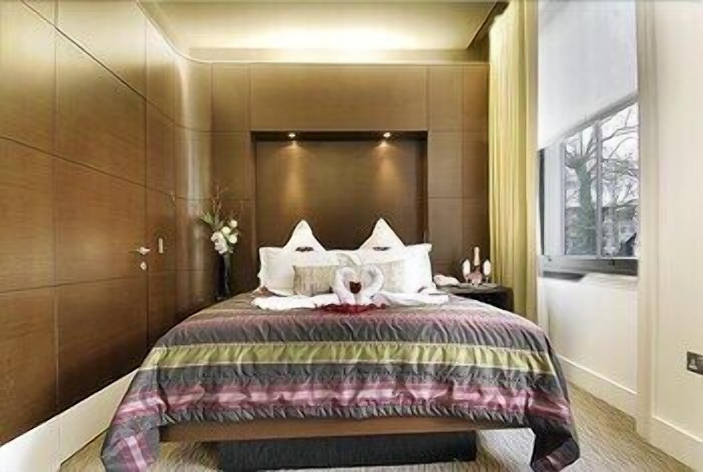 In-room safe, soundproofing, iron/ironing board, free WiFi