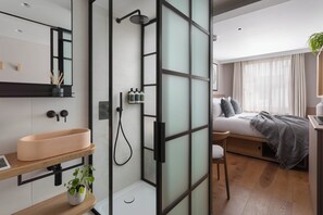 Buồng tắm vòi sen, đồ dùng nhà tắm thân thiện với môi trường