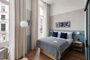 Roomy | In-room safe, soundproofing, iron/ironing board, free WiFi