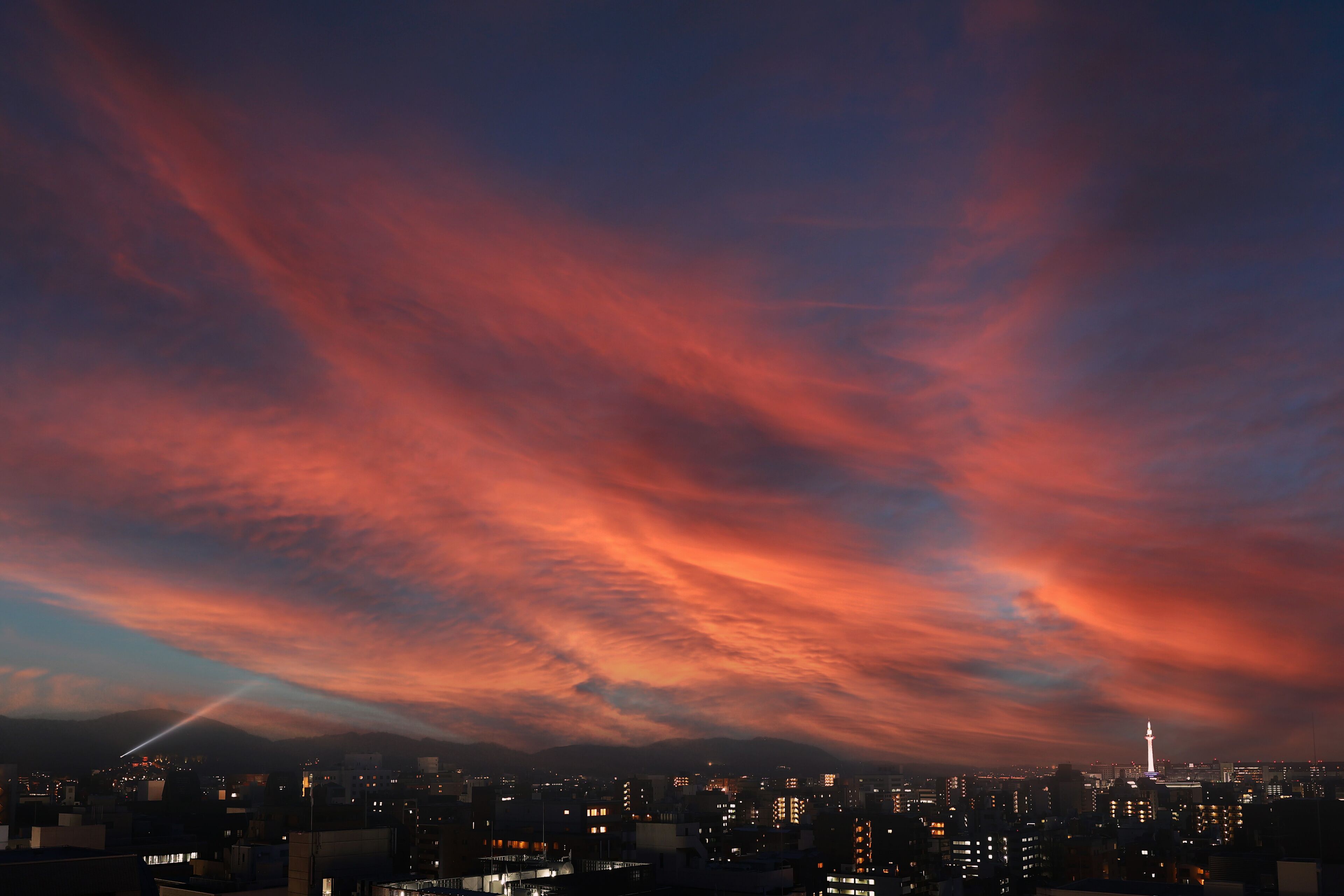 deluxe triple room, non smoking, city view | premium bedding, down duvets, in-room safe, desk