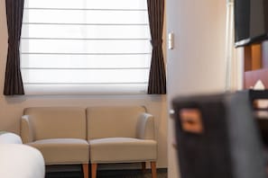 Premium bedding, down duvets, in-room safe, desk - Hotel MyStays Kyoto - Shijo (Kyoto)