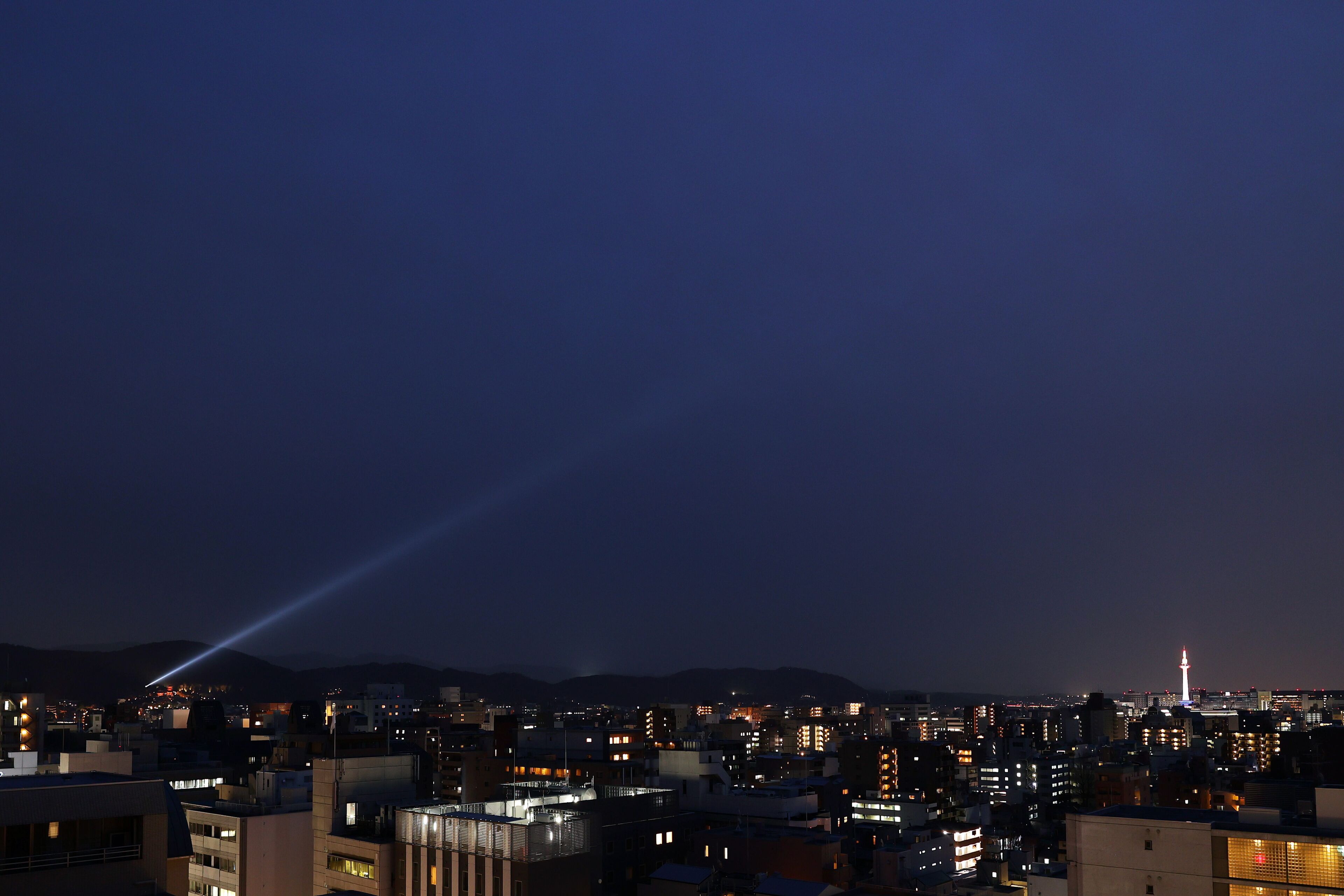 deluxe triple room, non smoking, city view | premium bedding, down duvets, in-room safe, desk