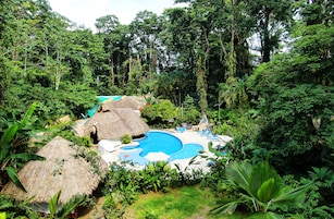 2 piscinas al aire libre (de 08:00 a 22:00), sombrillas, tumbonas