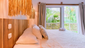 Standard Double Room | Egyptian cotton sheets, premium bedding, pillow-top beds, in-room safe - Cariblue Beach and Jungle Resort (Cahuita)