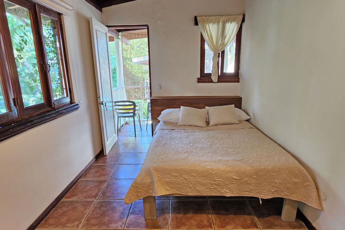 Economy Room | 2 bedrooms, Egyptian cotton sheets, premium bedding, pillowtop beds