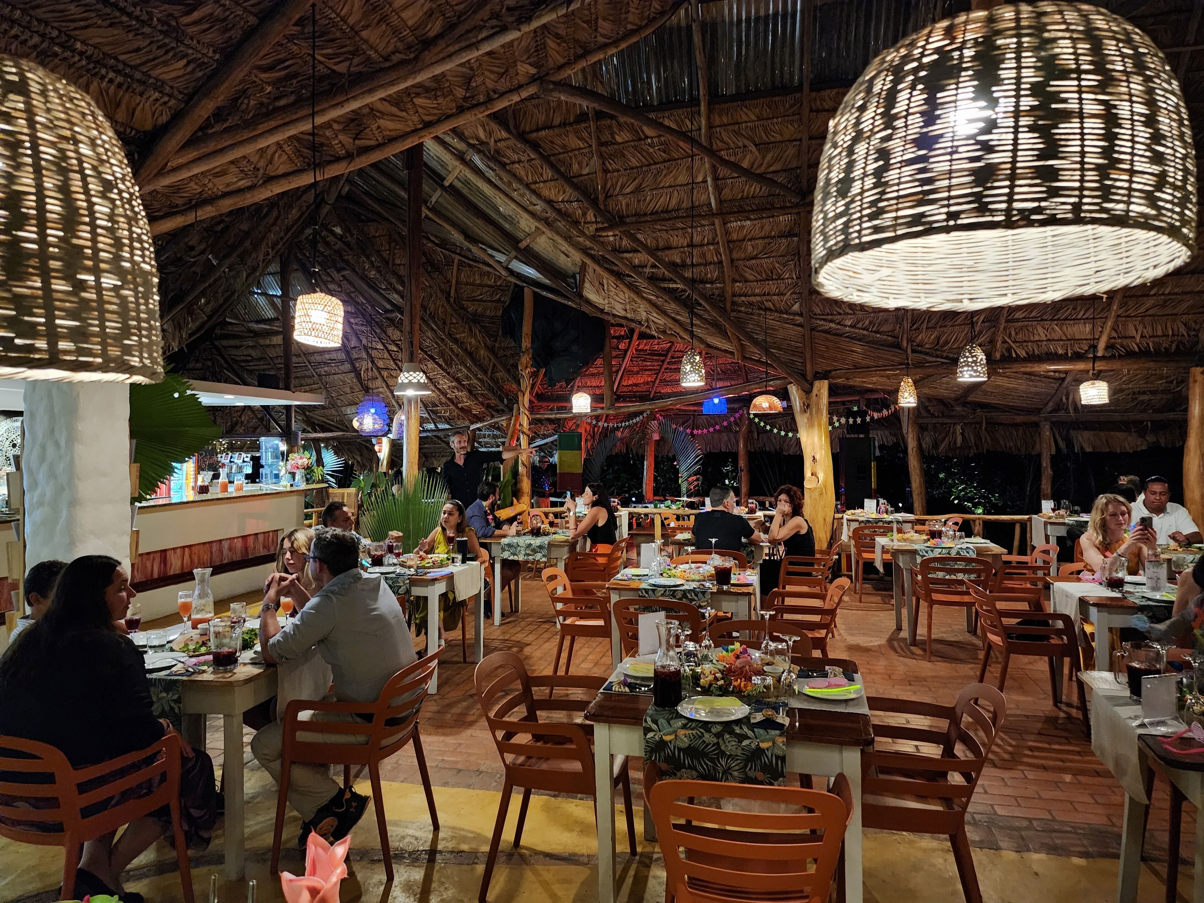 2 restaurants, breakfast, lunch, dinner served; italian cuisine