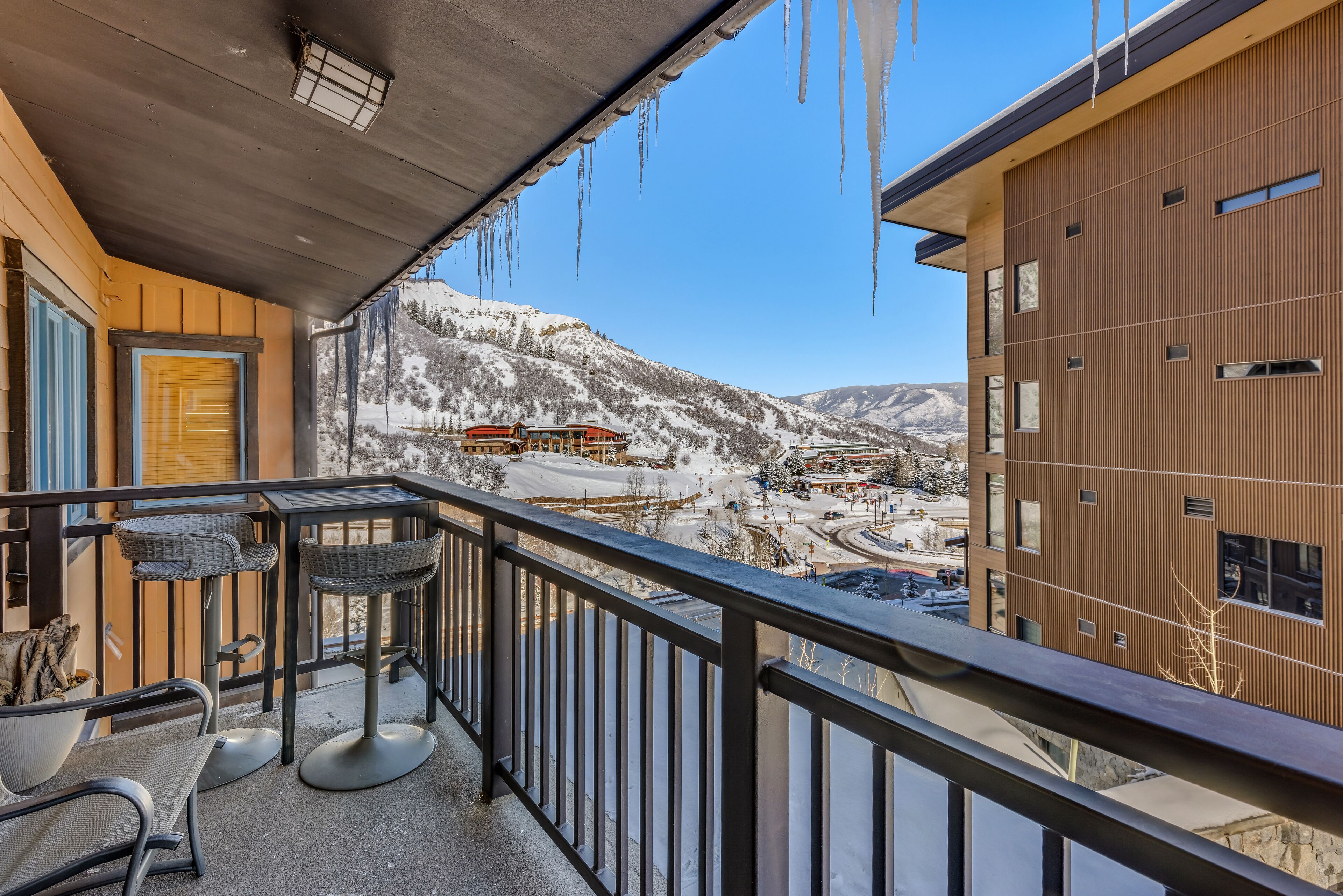 Luxury Condo, 2 Bedrooms | Balcony view