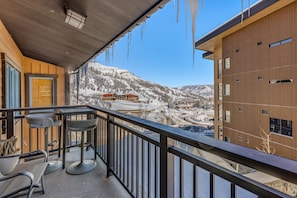 Luxury Condo, 2 Bedrooms | Balcony view