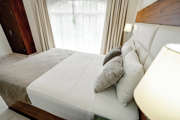 Quarto casal júnior, 2 camas de casal, vista para a cidade, na torre | Roupas de cama premium, camas com colchões pillow-top