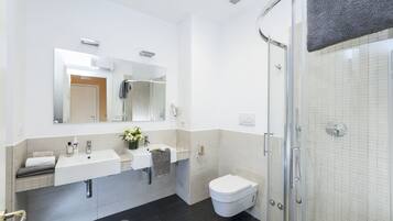 Shower, free toiletries, hair dryer