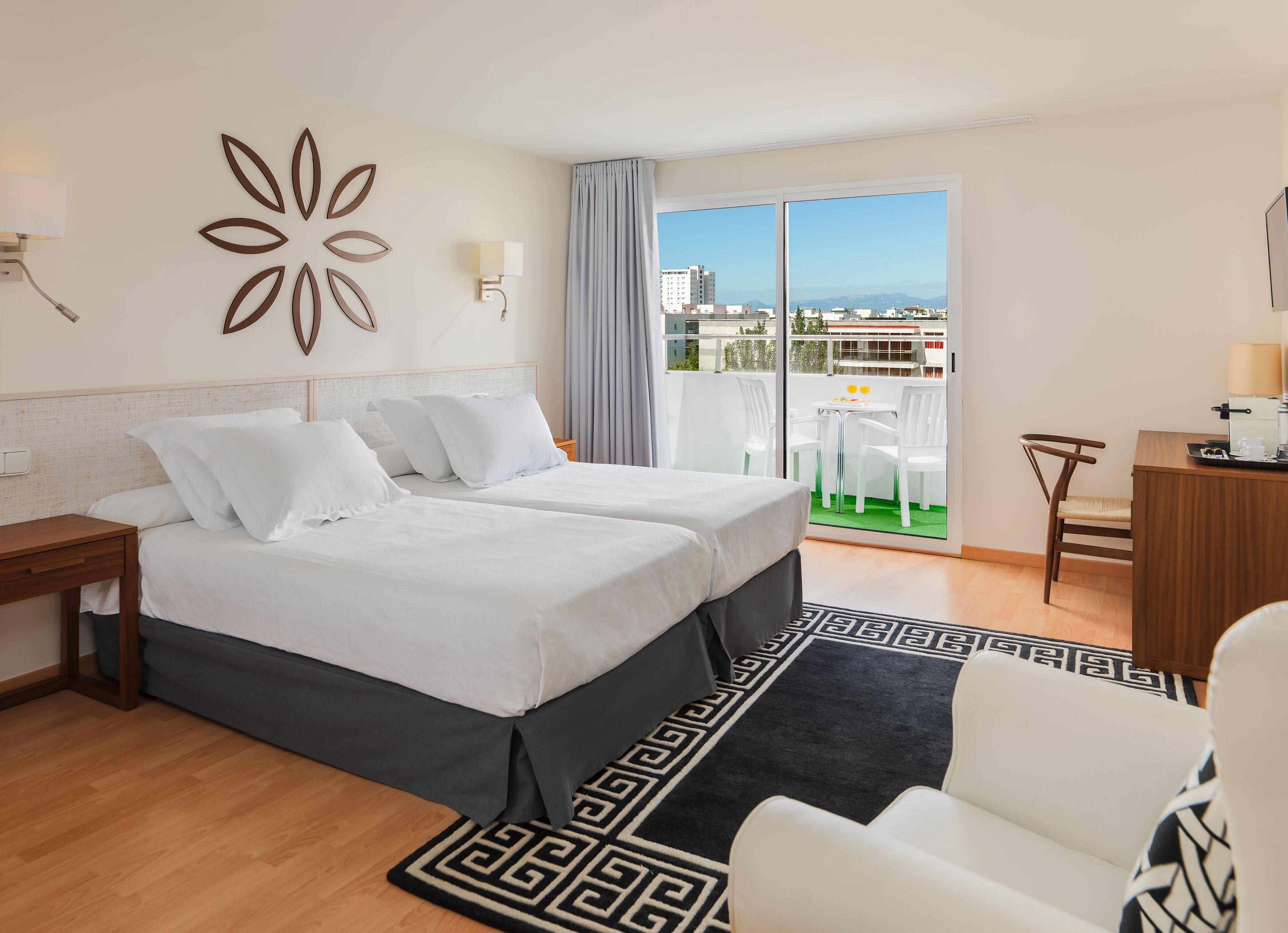 In-room safe, desk, free WiFi, bed sheets