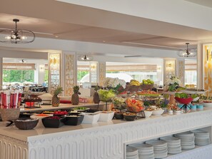 Breakfast, lunch and dinner served