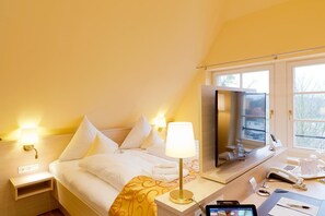 Family Room, 2 Bedrooms (shared bathroom)