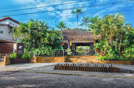 Fachada del alojamiento. Hotel Pipa Atlântico