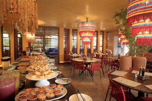 Desayuno continental incluido todos los días 