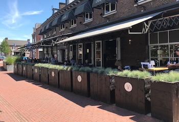 Linge Hotel Elst