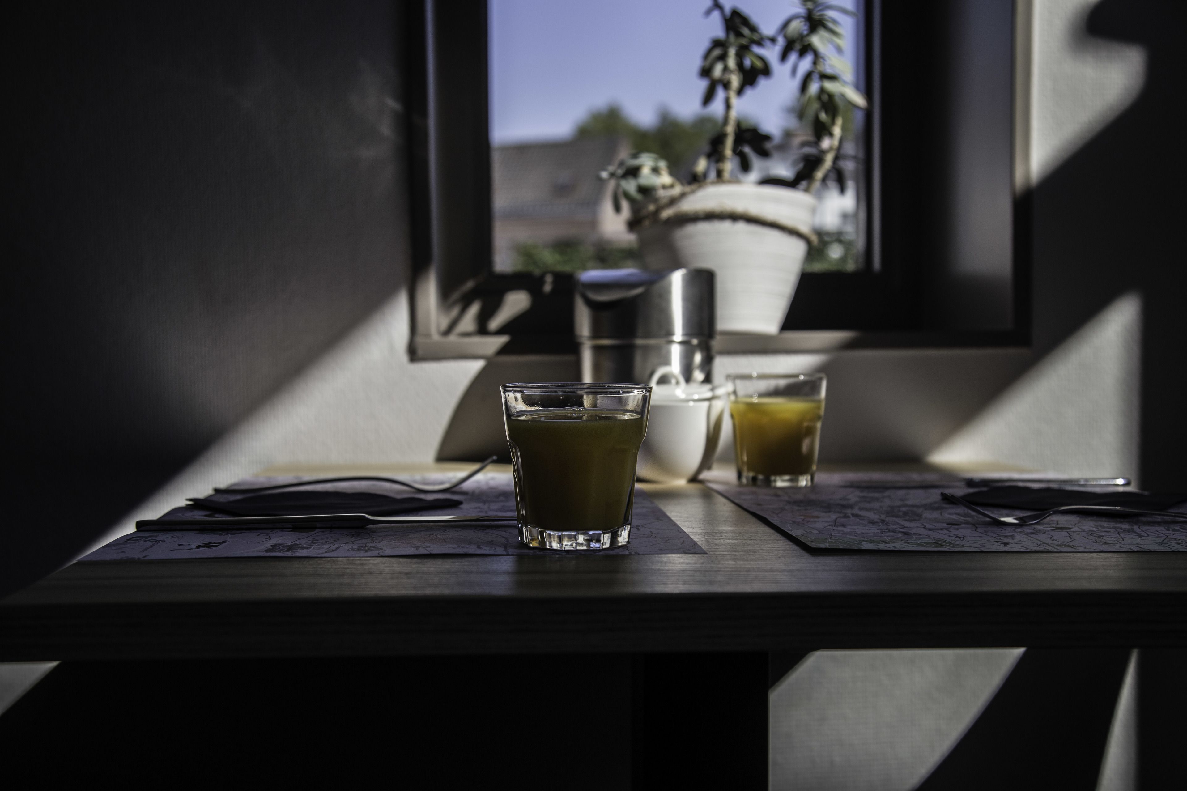 free daily full breakfast