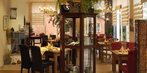 Breakfast and dinner served, local and international cuisine