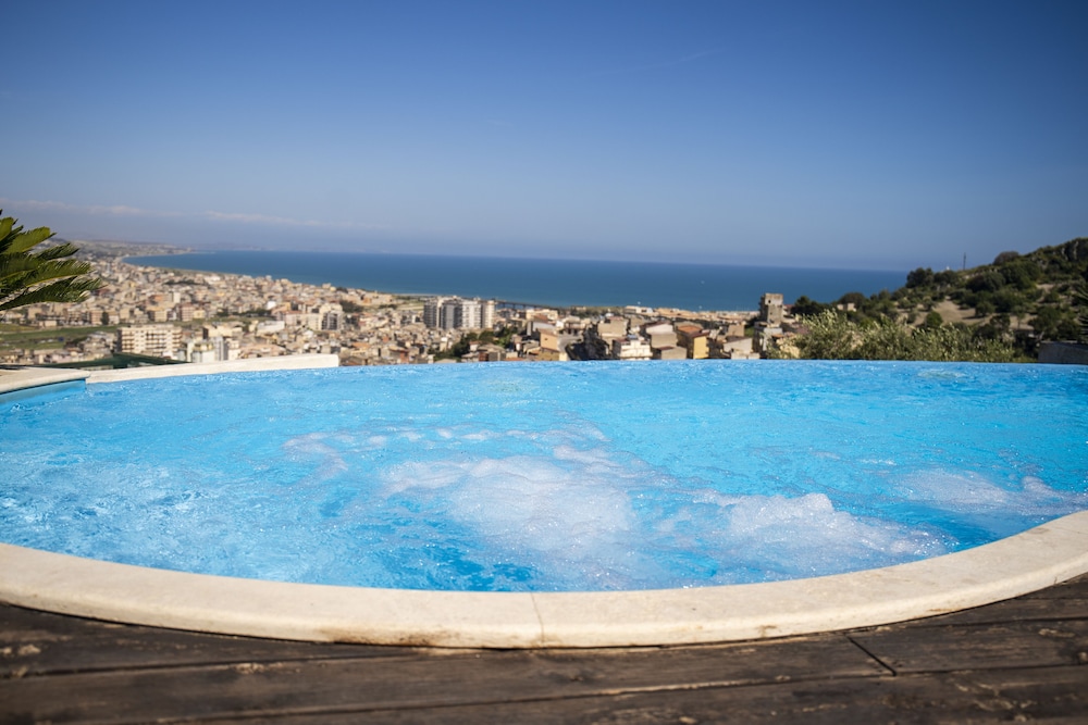 Villa Giuliana by null