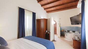 1 bedroom, minibar, in-room safe, desk