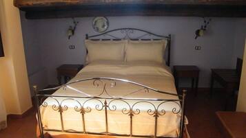 In-room safe, desk, cots/infant beds, rollaway beds