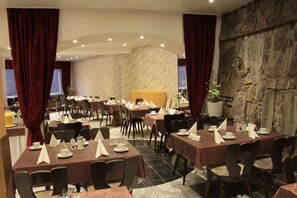 Frokostbuffé hver dag (EUR 10.50 per person)