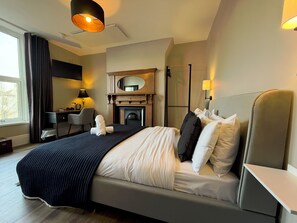 Decoración personalizada, escritorio y sistema de insonorización 