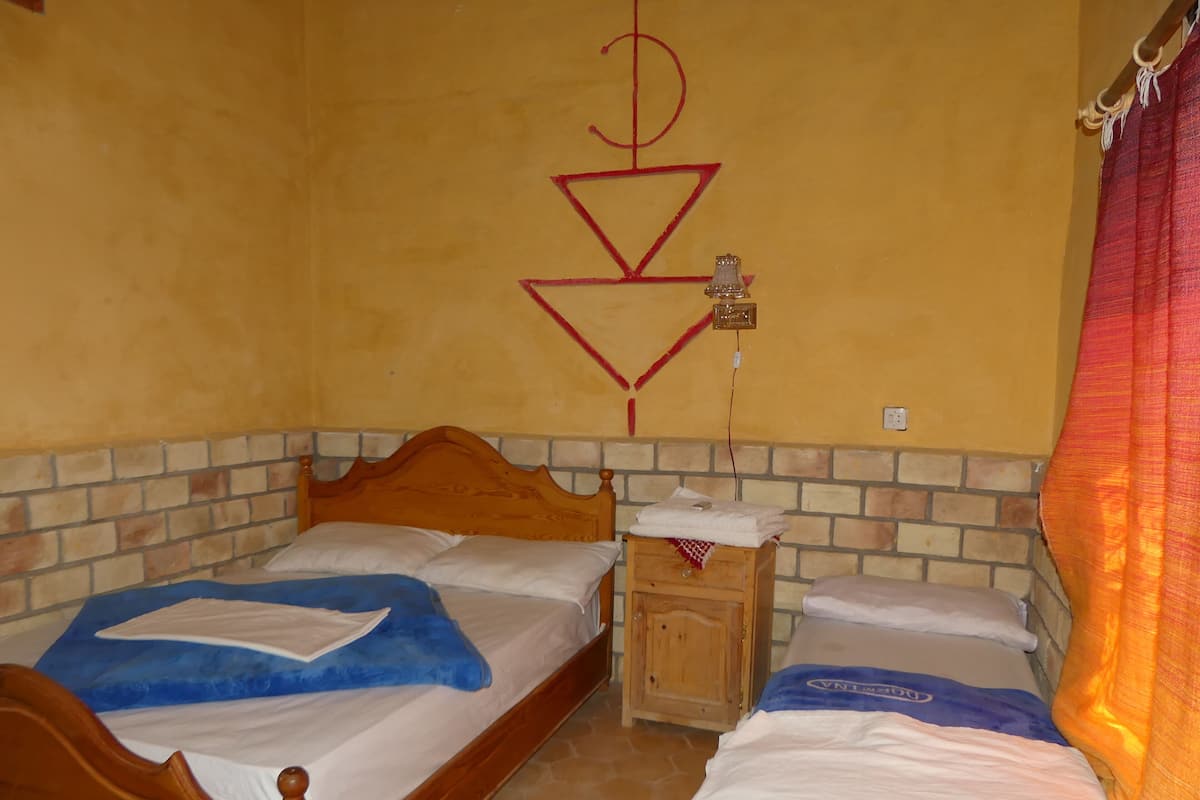 Romantische kamer | 2 slaapkamers, individueel gedecoreerd, een strijkplank/strijkijzer