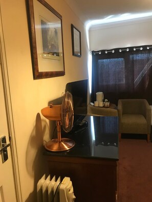Interior - New Oscar (Windsor)