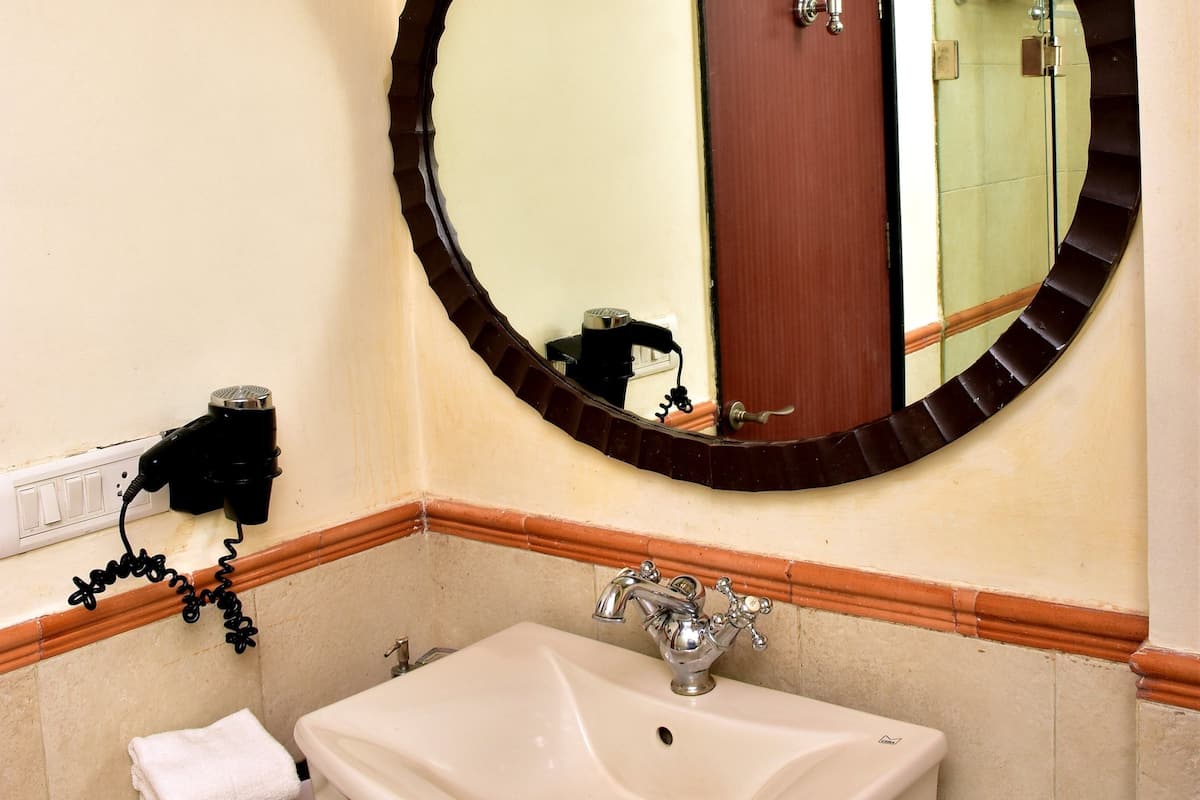 junior suite | bathroom sink