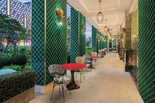 Lobby lounge