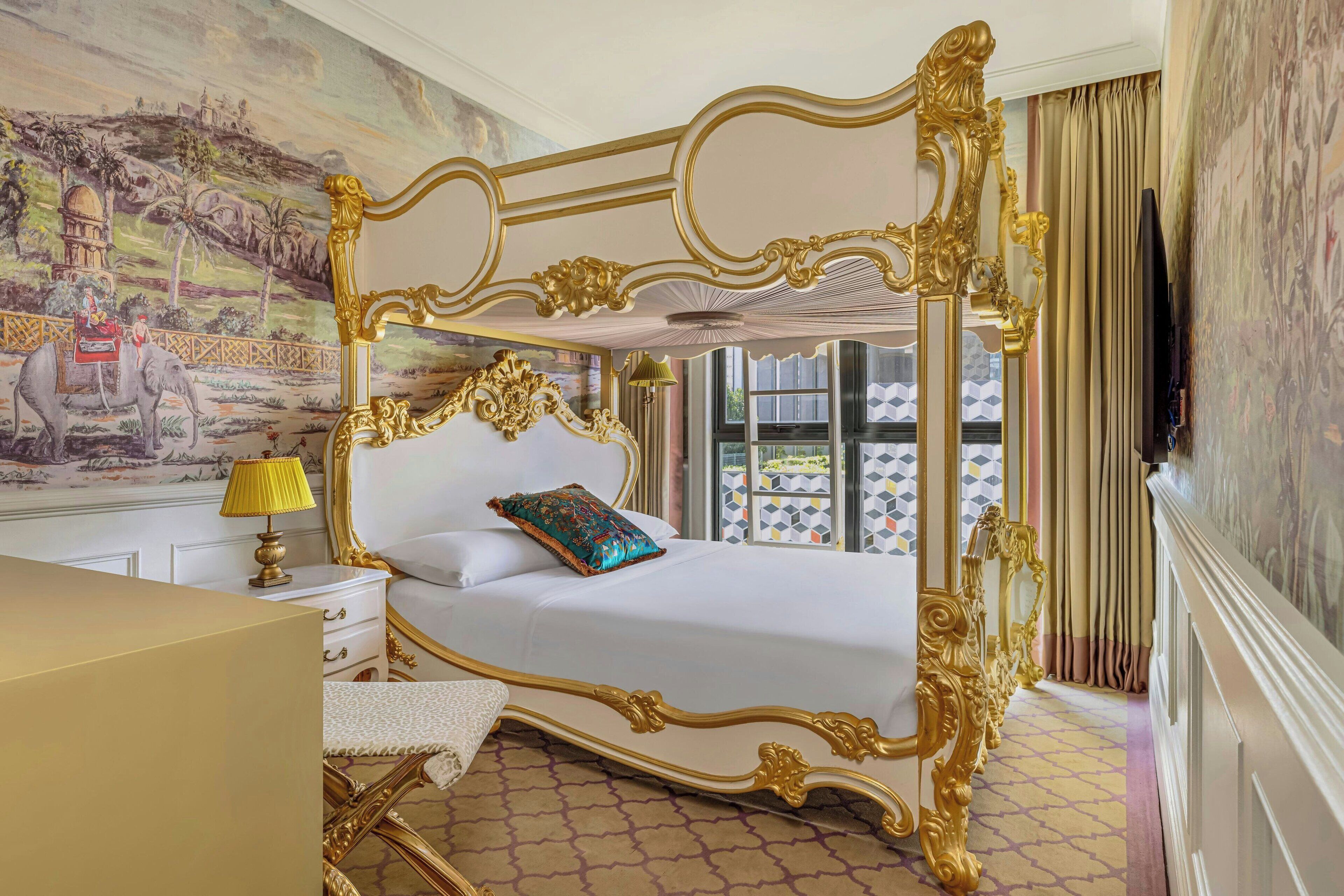 Royal-huone, useita sänkyjä, kaupunkinäköala | Egyptinpuuvillaiset lakanat, ylelliset vuodevaatteet